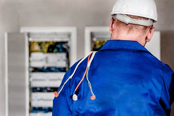 7 Qualities to Expect from Your Local Electrician